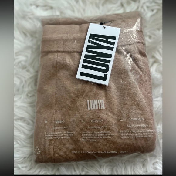 LUNYA Cozy Cotton Silk Jogger Women's Sz M Tranquil Tan NEW Lounge Pants - Picture 8 of 9